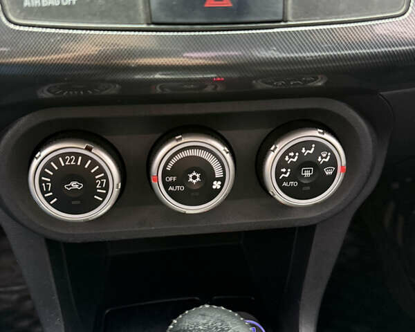 Сірий Міцубісі Lancer, об'ємом двигуна 2 л та пробігом 253 тис. км за 8700 $, фото 32 на Automoto.ua