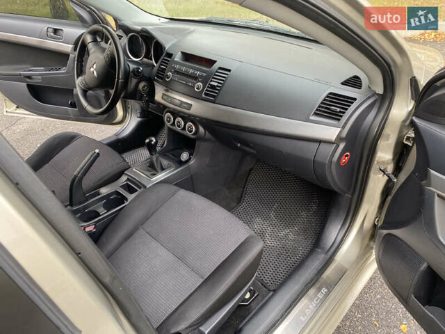 Мицубиси Лансер 2008 в Запорожье на Automoto.ua Серый Мицубиси Лансер, объемом двигателя 2 л и пробегом 300 тыс. км за 6000 $, фото 6 на Automoto.ua