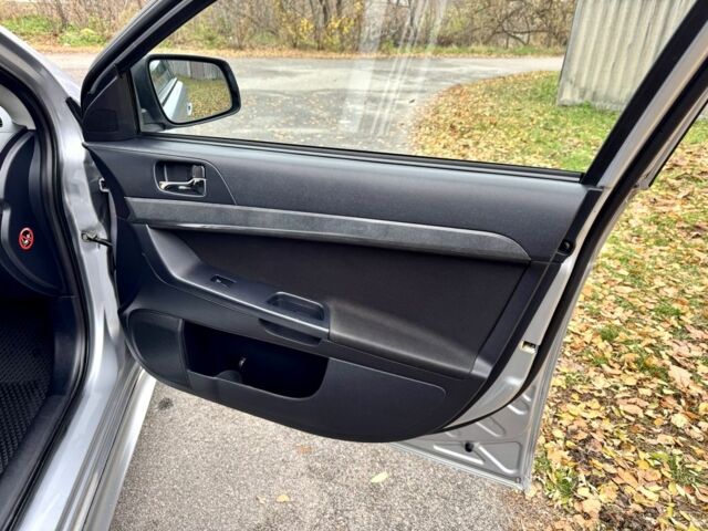 Серый Мицубиси Лансер, объемом двигателя 2 л и пробегом 225 тыс. км за 6890 $, фото 17 на Automoto.ua