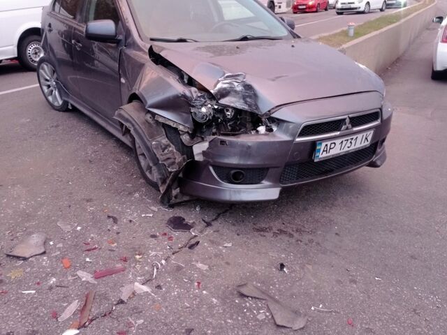 Сірий Міцубісі Lancer, об'ємом двигуна 2 л та пробігом 180 тис. км за 2800 $, фото 1 на Automoto.ua