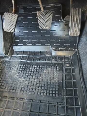 Серый Мицубиси Лансер, объемом двигателя 1.58 л и пробегом 216 тыс. км за 4700 $, фото 2 на Automoto.ua