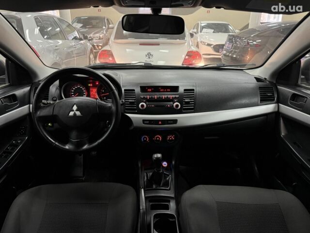 Серый Мицубиси Лансер, объемом двигателя 0 л и пробегом 241 тыс. км за 6400 $, фото 3 на Automoto.ua