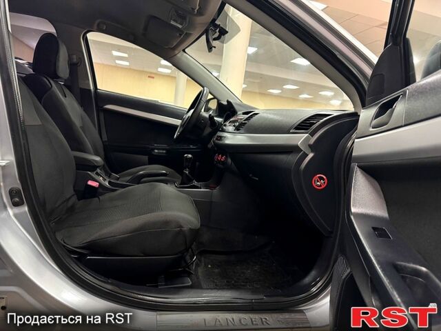 Серый Мицубиси Лансер, объемом двигателя 1.5 л и пробегом 241 тыс. км за 6400 $, фото 6 на Automoto.ua
