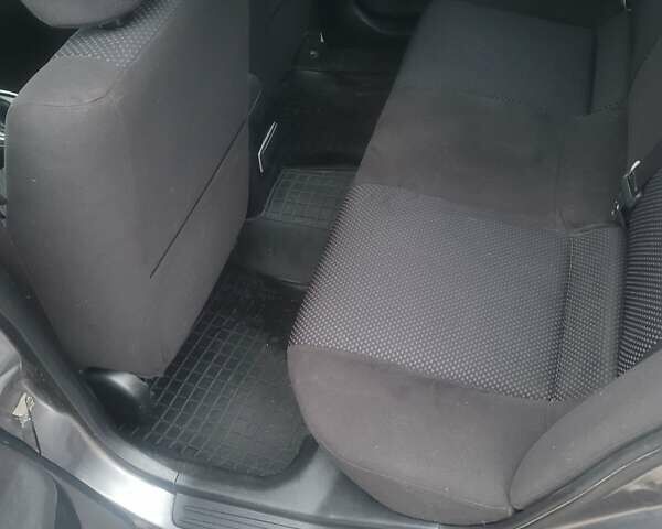 Сірий Міцубісі Lancer, об'ємом двигуна 1.6 л та пробігом 440 тис. км за 4200 $, фото 6 на Automoto.ua