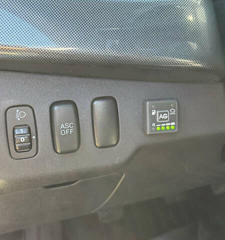 Серый Мицубиси Лансер, объемом двигателя 2 л и пробегом 190 тыс. км за 6900 $, фото 13 на Automoto.ua