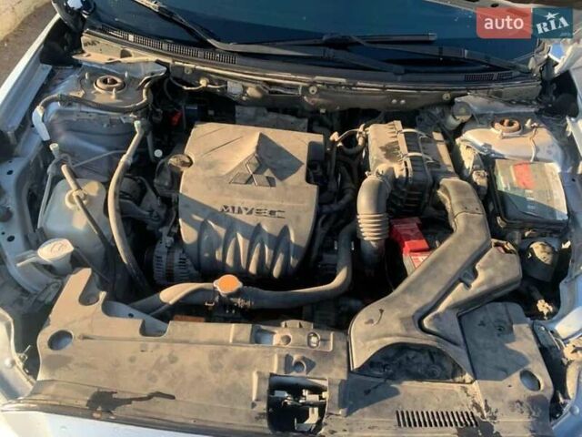 Серый Мицубиси Лансер, объемом двигателя 1.5 л и пробегом 160 тыс. км за 5300 $, фото 3 на Automoto.ua