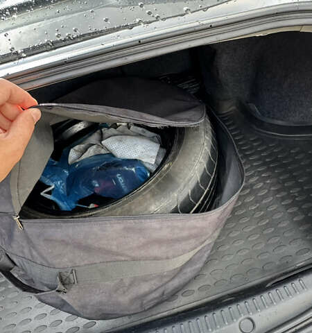 Серый Мицубиси Лансер, объемом двигателя 2 л и пробегом 190 тыс. км за 6900 $, фото 30 на Automoto.ua