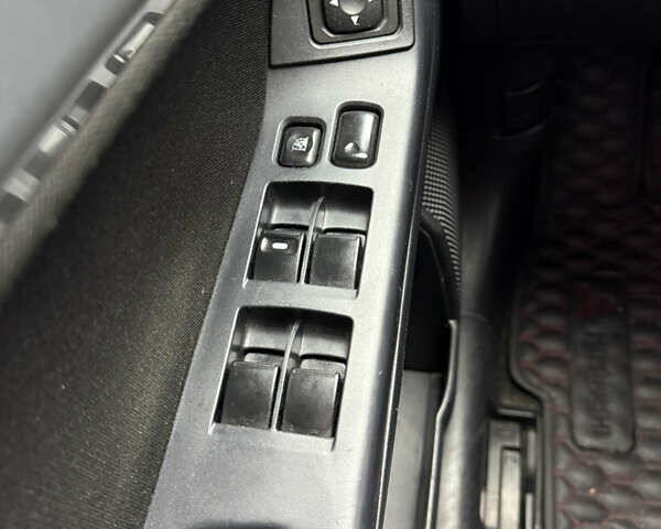 Сірий Міцубісі Lancer, об'ємом двигуна 2 л та пробігом 253 тис. км за 8700 $, фото 30 на Automoto.ua