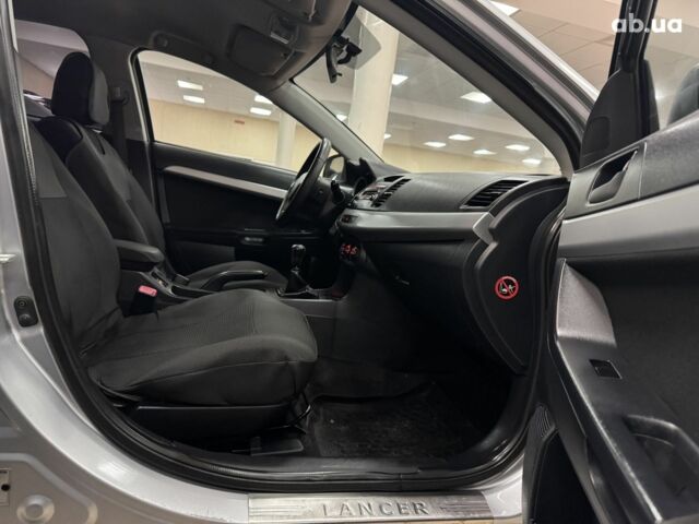 Серый Мицубиси Лансер, объемом двигателя 0 л и пробегом 241 тыс. км за 6400 $, фото 9 на Automoto.ua