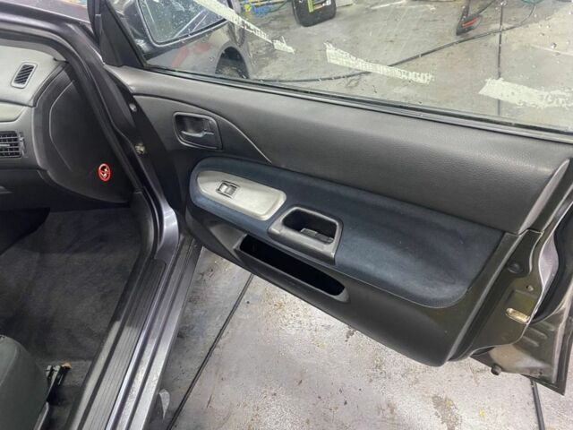 Серый Мицубиси Лансер, объемом двигателя 1.6 л и пробегом 100 тыс. км за 2500 $, фото 5 на Automoto.ua