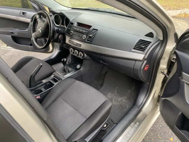 Міцубісі Lancer 2008 у Запоріжжя на Automoto.ua Сірий Міцубісі Lancer, об'ємом двигуна 2 л та пробігом 300 тис. км за 6500 $, фото 4 на Automoto.ua