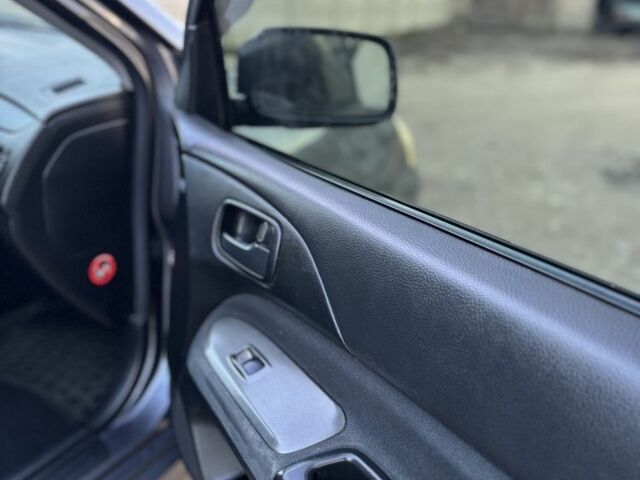 Серый Мицубиси Лансер, объемом двигателя 1.6 л и пробегом 225 тыс. км за 3350 $, фото 11 на Automoto.ua