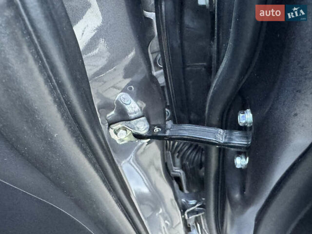 Сірий Міцубісі Lancer, об'ємом двигуна 2 л та пробігом 92 тис. км за 9800 $, фото 96 на Automoto.ua