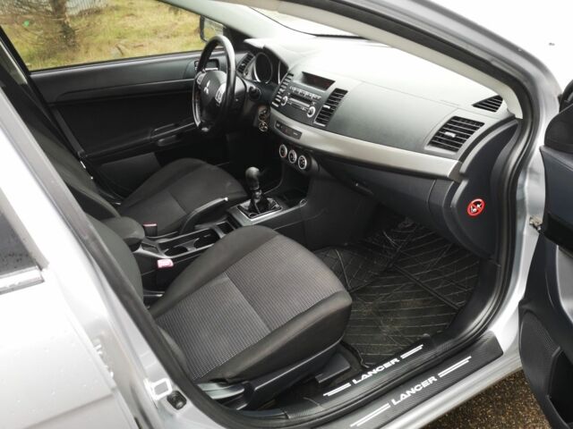 Серый Мицубиси Лансер, объемом двигателя 2 л и пробегом 260 тыс. км за 5200 $, фото 10 на Automoto.ua