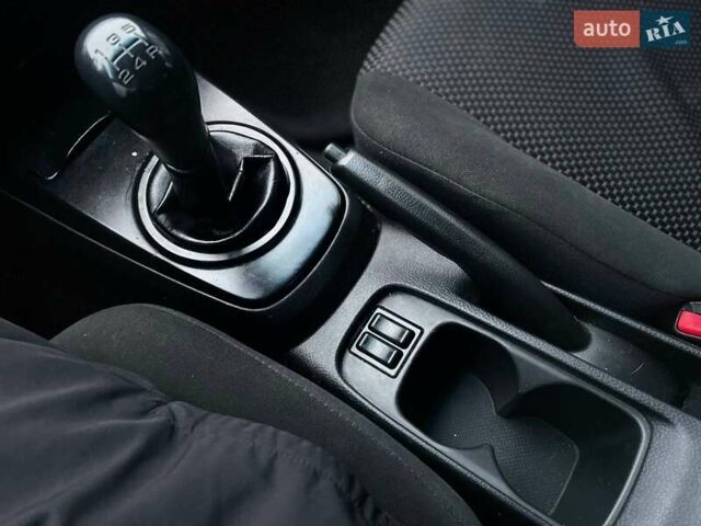 Сірий Міцубісі Lancer, об'ємом двигуна 1.6 л та пробігом 254 тис. км за 3800 $, фото 20 на Automoto.ua