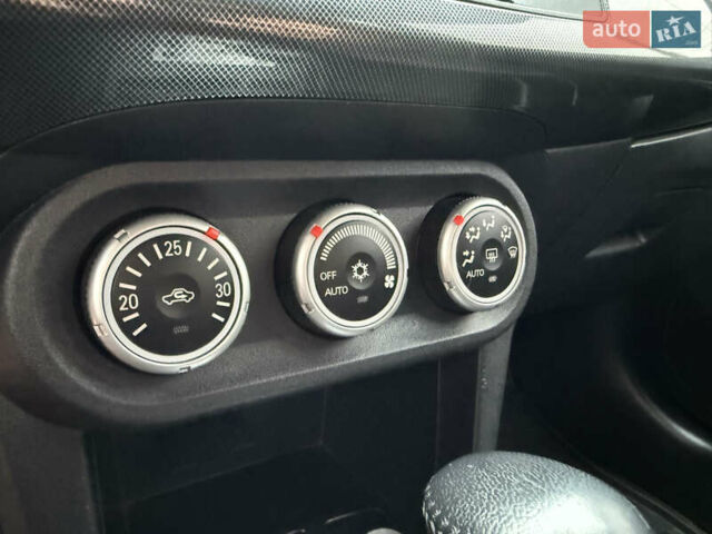 Сірий Міцубісі Lancer, об'ємом двигуна 2 л та пробігом 92 тис. км за 8200 $, фото 16 на Automoto.ua