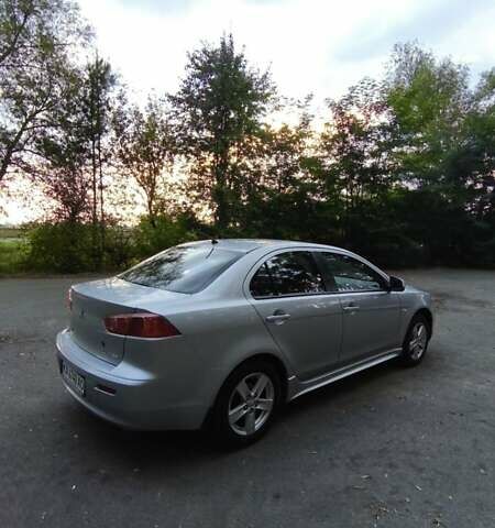 Міцубісі Lancer 2008 у Києві на Automoto.ua Сірий Міцубісі Lancer, об'ємом двигуна 2 л та пробігом 175 тис. км за 8200 $, фото 3 на Automoto.ua