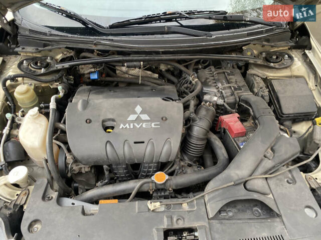 Мицубиси Лансер 2008 в Запорожье на Automoto.ua Серый Мицубиси Лансер, объемом двигателя 2 л и пробегом 300 тыс. км за 6000 $, фото 5 на Automoto.ua