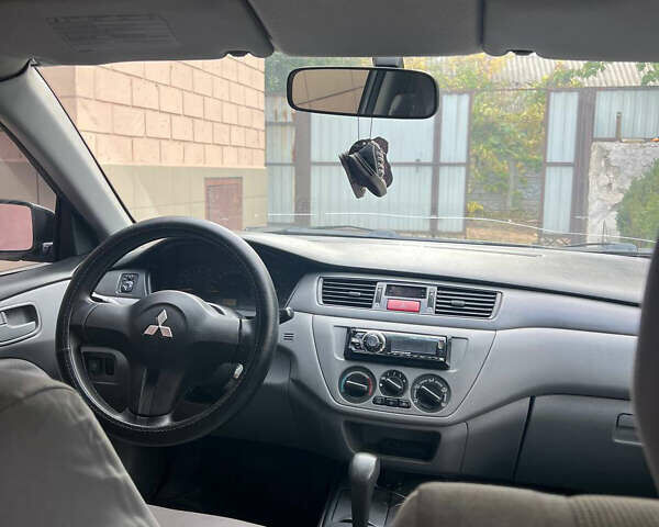 Мицубиси Лансер 2008 в Днепре (Днепропетровске) на Automoto.ua Серый Мицубиси Лансер, объемом двигателя 1.3 л и пробегом 220 тыс. км за 6000 $, фото 5 на Automoto.ua