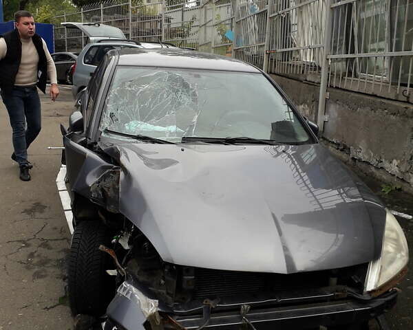 Міцубісі Lancer 2009 у Києві на Automoto.ua Сірий Міцубісі Lancer, об'ємом двигуна 1.6 л та пробігом 191 тис. км за 1500 $, фото 6 на Automoto.ua