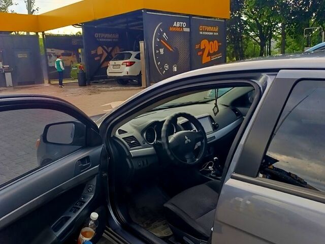 Сірий Міцубісі Lancer, об'ємом двигуна 1.5 л та пробігом 166 тис. км за 6000 $, фото 2 на Automoto.ua