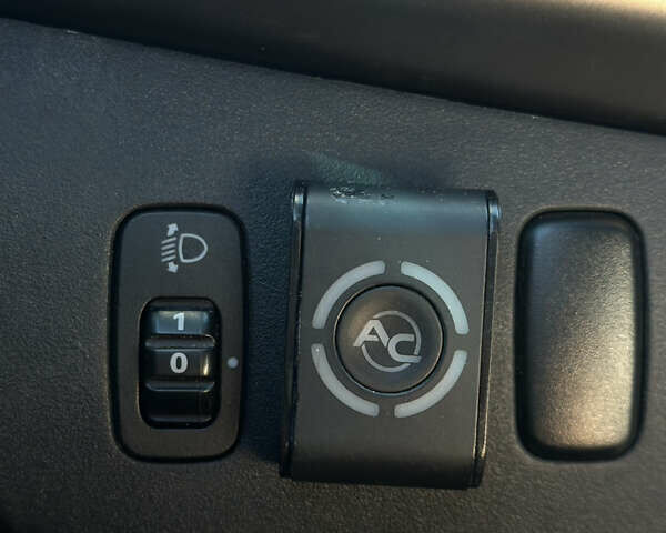 Сірий Міцубісі Lancer, об'ємом двигуна 1.5 л та пробігом 225 тис. км за 4250 $, фото 19 на Automoto.ua