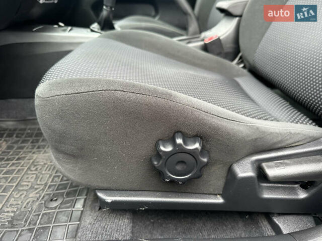 Сірий Міцубісі Lancer, об'ємом двигуна 1.58 л та пробігом 94 тис. км за 6500 $, фото 16 на Automoto.ua