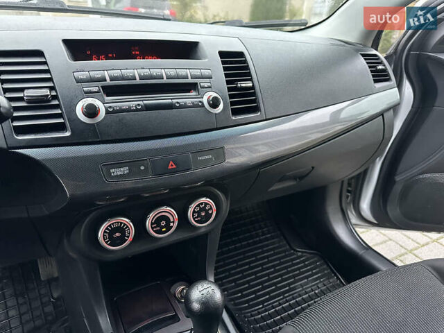 Серый Мицубиси Лансер, объемом двигателя 2 л и пробегом 279 тыс. км за 4999 $, фото 18 на Automoto.ua