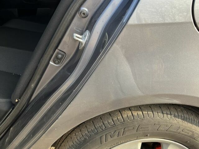 Сірий Міцубісі Lancer, об'ємом двигуна 1.5 л та пробігом 236 тис. км за 6000 $, фото 9 на Automoto.ua