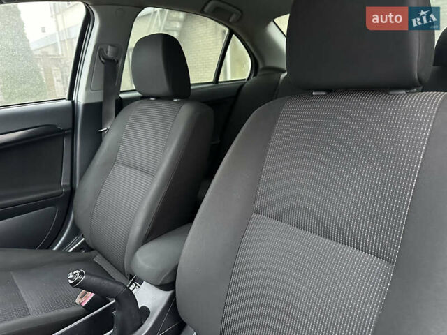 Серый Мицубиси Лансер, объемом двигателя 2 л и пробегом 279 тыс. км за 4999 $, фото 15 на Automoto.ua