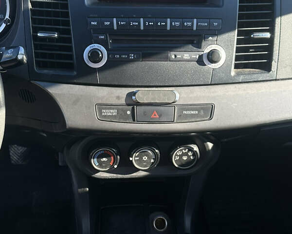 Сірий Міцубісі Lancer, об'ємом двигуна 1.5 л та пробігом 225 тис. км за 4250 $, фото 16 на Automoto.ua