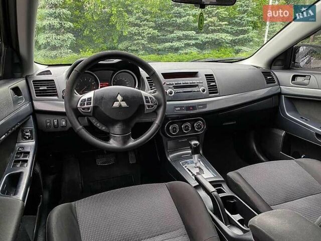 Сірий Міцубісі Lancer, об'ємом двигуна 2 л та пробігом 263 тис. км за 7000 $, фото 2 на Automoto.ua