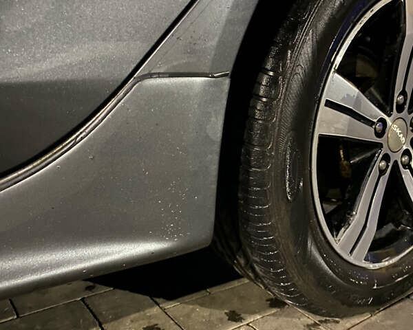 Серый Мицубиси Лансер, объемом двигателя 1.5 л и пробегом 227 тыс. км за 7300 $, фото 14 на Automoto.ua