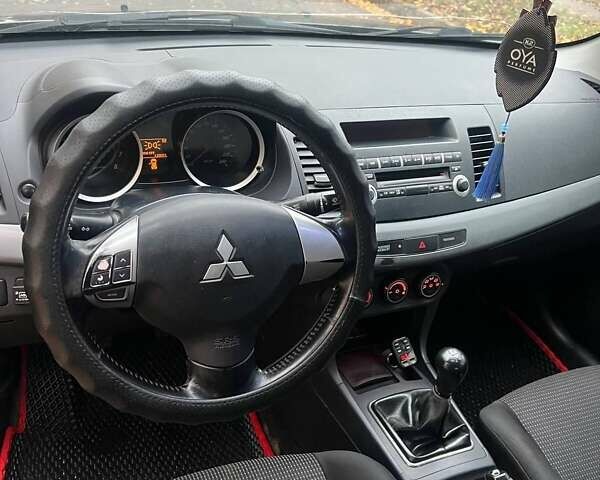 Мицубиси Лансер 2011 в Чернигове на Automoto.ua Серый Мицубиси Лансер, объемом двигателя 1.5 л и пробегом 300 тыс. км за 5300 $, фото 2 на Automoto.ua