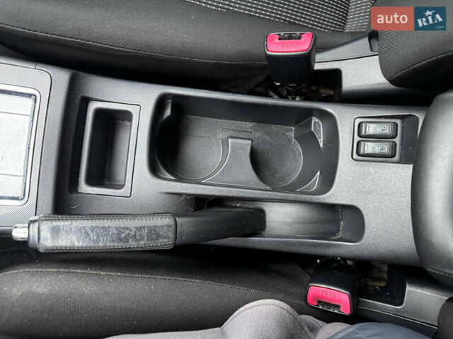 Сірий Міцубісі Lancer, об'ємом двигуна 2 л та пробігом 173 тис. км за 7200 $, фото 21 на Automoto.ua