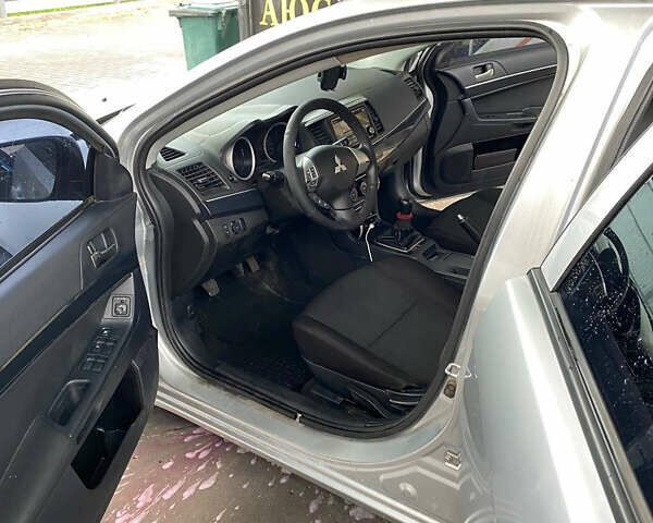 Сірий Міцубісі Lancer, об'ємом двигуна 1.6 л та пробігом 240 тис. км за 7000 $, фото 8 на Automoto.ua