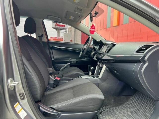 Серый Мицубиси Лансер, объемом двигателя 2 л и пробегом 170 тыс. км за 9500 $, фото 9 на Automoto.ua