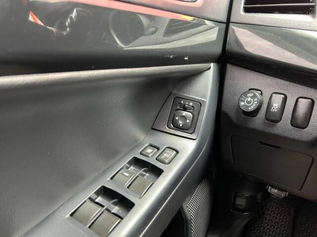 Серый Мицубиси Лансер, объемом двигателя 2 л и пробегом 170 тыс. км за 9500 $, фото 14 на Automoto.ua