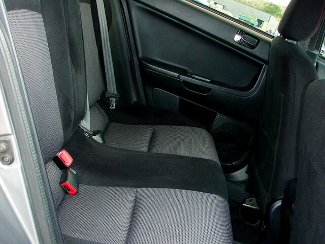 Серый Мицубиси Лансер, объемом двигателя 2 л и пробегом 85 тыс. км за 9700 $, фото 10 на Automoto.ua