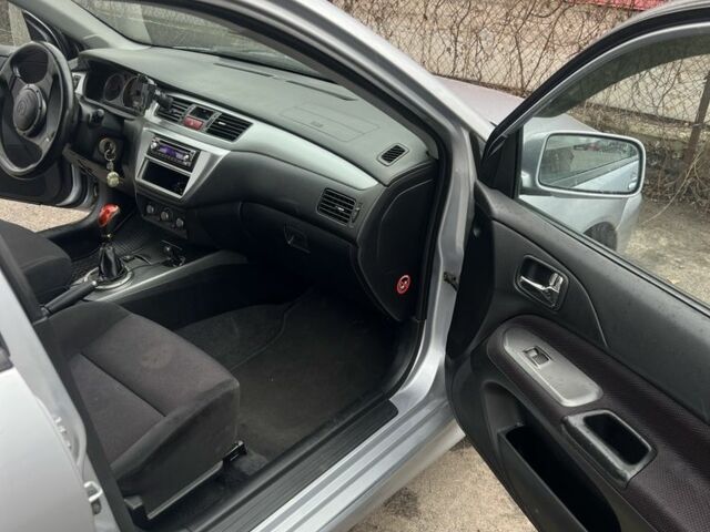 Сірий Міцубісі Lancer, об'ємом двигуна 1.6 л та пробігом 270 тис. км за 5000 $, фото 5 на Automoto.ua