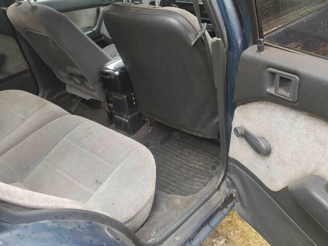 Синий Мицубиси Лансер, объемом двигателя 1.8 л и пробегом 263 тыс. км за 1600 $, фото 6 на Automoto.ua