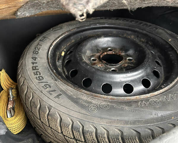 Синий Мицубиси Лансер, объемом двигателя 1.8 л и пробегом 245 тыс. км за 3000 $, фото 31 на Automoto.ua