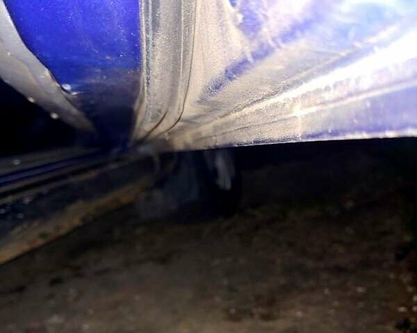 Синий Мицубиси Лансер, объемом двигателя 1.3 л и пробегом 270 тыс. км за 2100 $, фото 3 на Automoto.ua