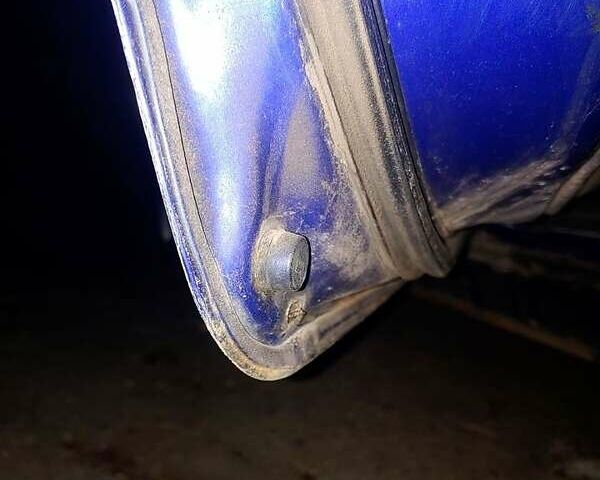 Синий Мицубиси Лансер, объемом двигателя 1.3 л и пробегом 270 тыс. км за 2100 $, фото 5 на Automoto.ua