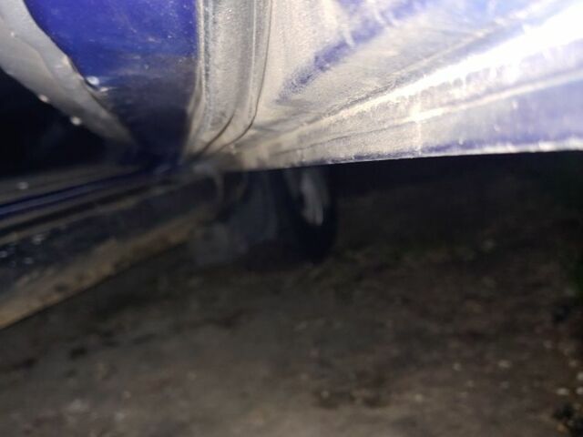 Синий Мицубиси Лансер, объемом двигателя 1.3 л и пробегом 270 тыс. км за 2100 $, фото 4 на Automoto.ua