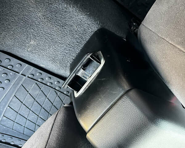 Синій Міцубісі Lancer, об'ємом двигуна 1.58 л та пробігом 324 тис. км за 4150 $, фото 21 на Automoto.ua