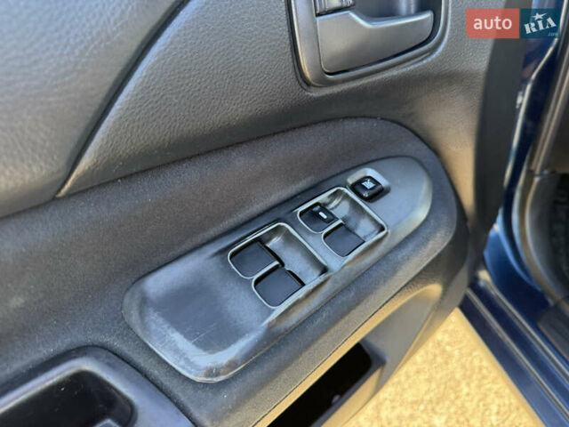 Синій Міцубісі Lancer, об'ємом двигуна 1.58 л та пробігом 269 тис. км за 3350 $, фото 15 на Automoto.ua