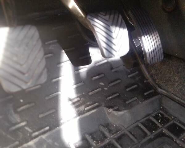 Синий Мицубиси Лансер, объемом двигателя 1.58 л и пробегом 195 тыс. км за 3990 $, фото 9 на Automoto.ua