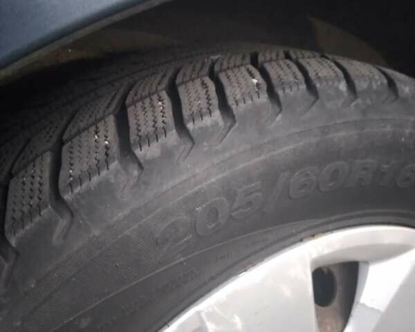 Синий Мицубиси Лансер, объемом двигателя 1.5 л и пробегом 260 тыс. км за 5000 $, фото 8 на Automoto.ua