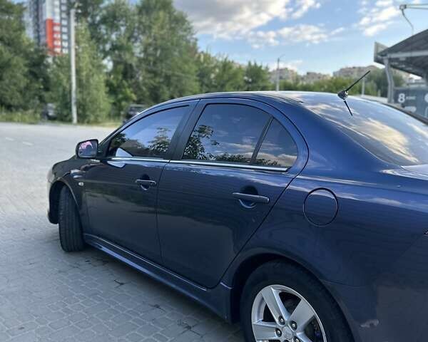 Синий Мицубиси Лансер, объемом двигателя 1.97 л и пробегом 260 тыс. км за 6000 $, фото 2 на Automoto.ua